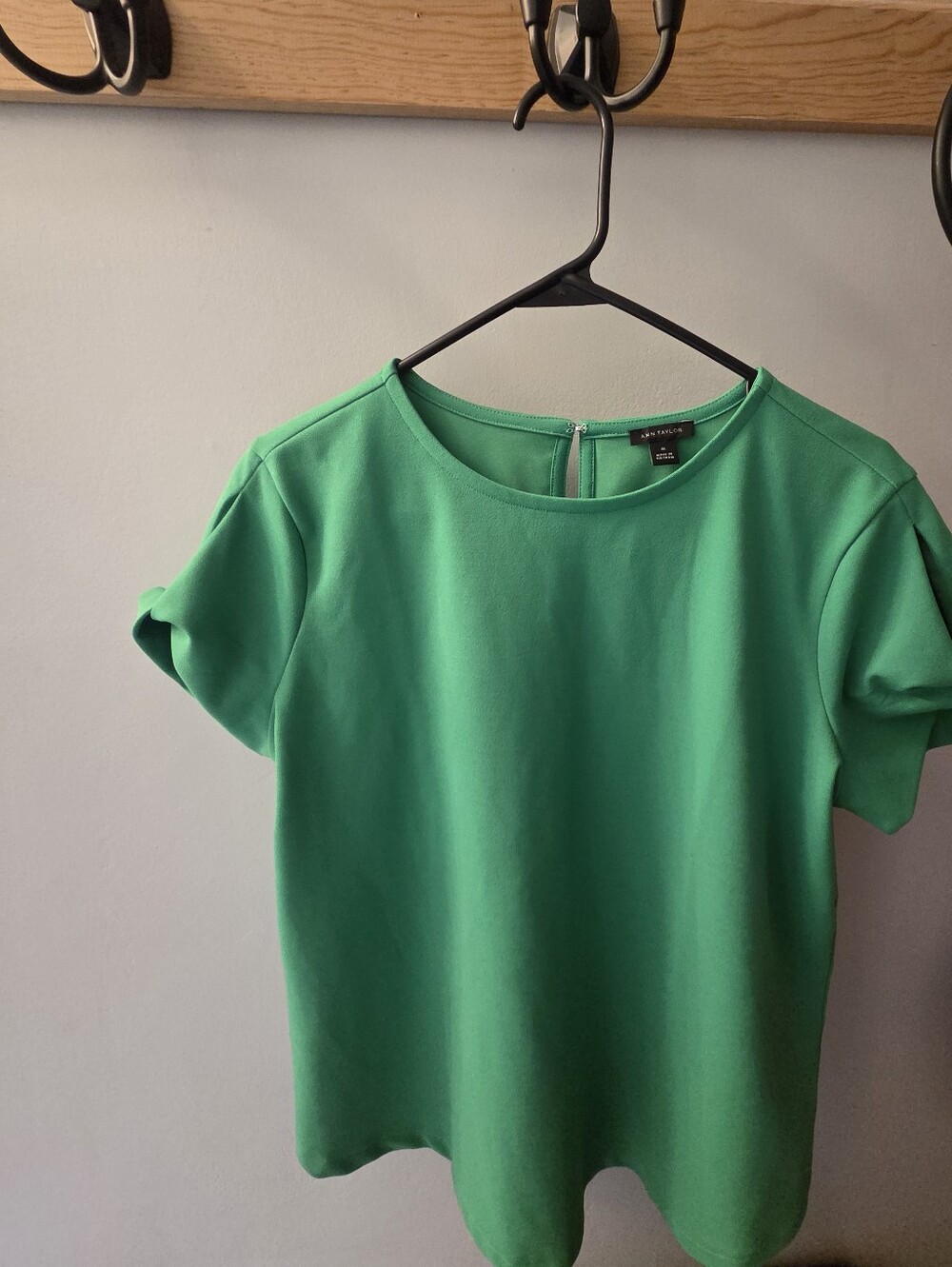 Ann Taylor Bright Green Short Sleeve Blouse